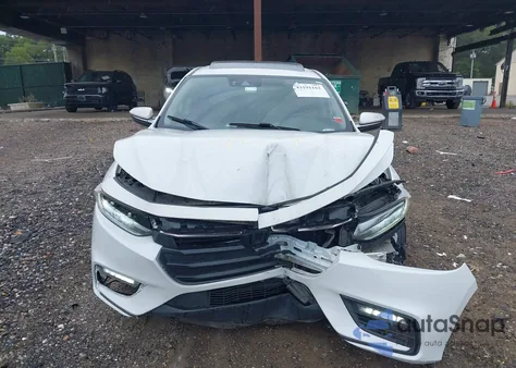 2021 Honda Insight Touring z USA, uszkodzony, nr VIN 19XZE4F91ME006392